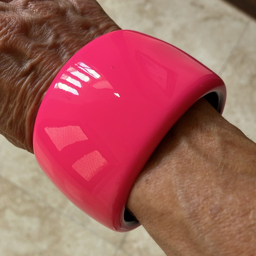 🩷Vibrant Pink Bracelet🩷